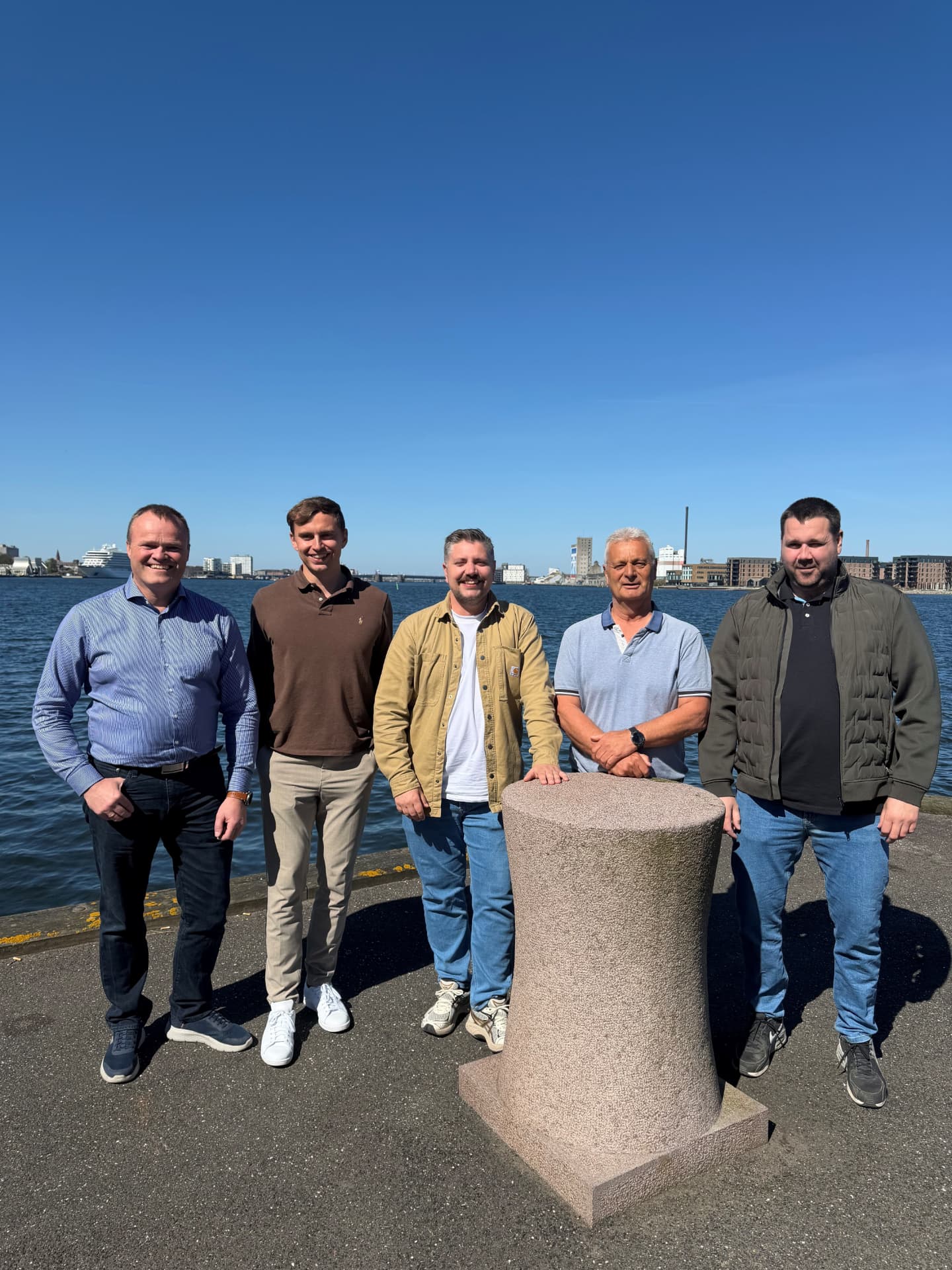 Nellebrand-teamet ved havnen