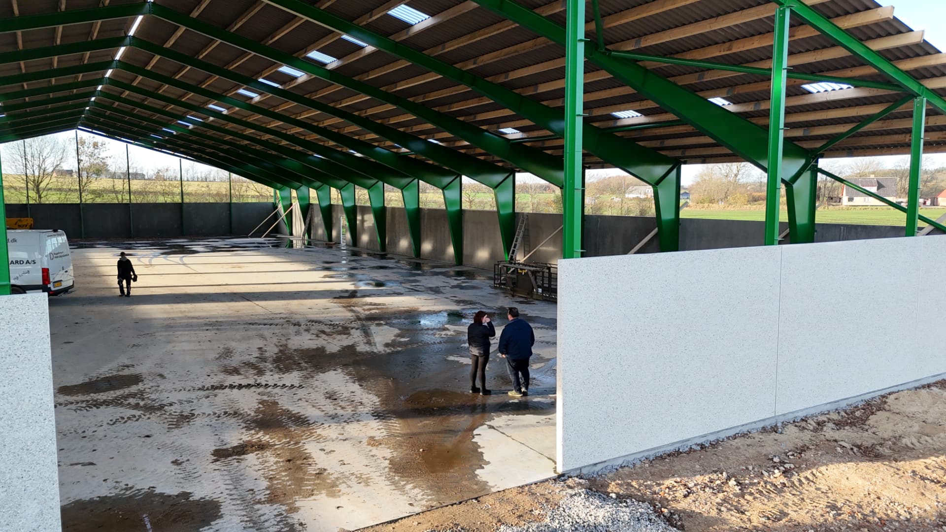 De grønne stålbjælker inde i det nye maskinhus i Farsø