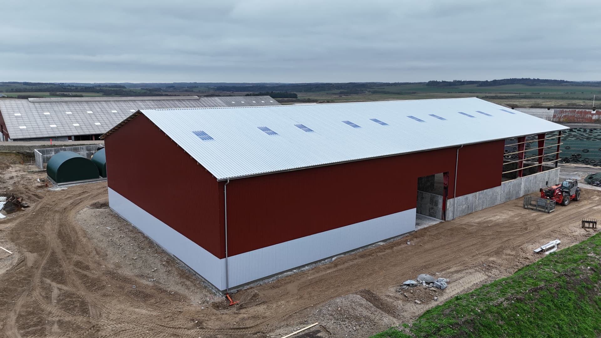 Maskin- og halmhus – 1.500 m², Blære